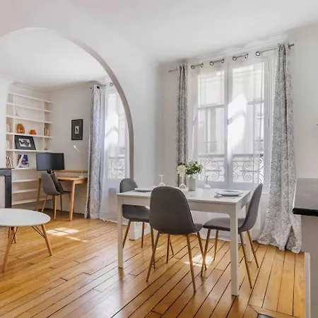 Quiet Chic Bastille And Marais 4 People Apartment Paris